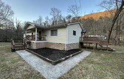 9 Graves Rd, Miracle, KY 40856