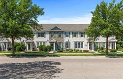 2094 Clover Ridge Drive, Chaska, MN 55318