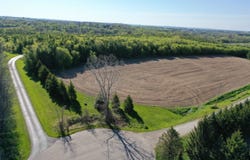 N5194 Blue Valley Rd, Hartford, WI 53027