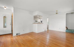 2480 LongMeadow Drive, Trenton, MI 48183