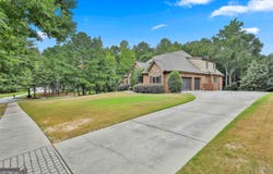 555 Mountains Edge, Peachtree City, GA 30269