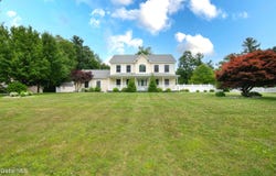 8 Joseph Court, Schaghticoke, NY 12154