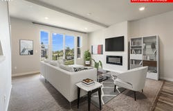 4372 E HAZELAIR LN, Newberg, OR 97132