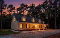 90 Shell Court, Urbanna, VA 23175