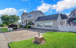72 N Fordham Road, Hicksville, NY 11801