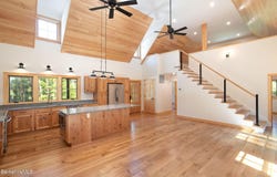 1427 Hewins St, Sheffield, MA 01257
