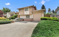 806 E Calkins Dr, Spokane, WA 99208