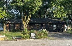 4 Sharon Dr, Shelbina, MO 63468