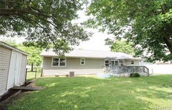 708 Ash Street, Greenville, IL 62246