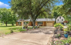 1084 E Main Street, Van, TX 75790
