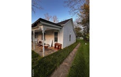 410 N Jackson Street, Farmington, MO 63640