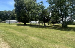 18 Capital Square, Hawkinsville, GA 31036