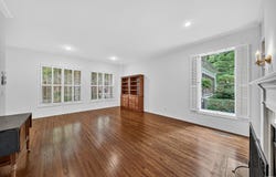 1206 Honan Drive, South Bend, IN 46614-2172