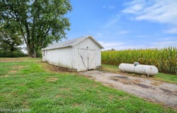 1624 Sweeney Ln, Pleasureville, KY 40057