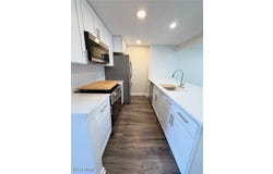 656 Topaz Lane, Brunswick Hills, OH 44212