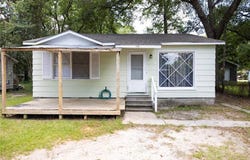110 Thompson Court N, Chickasaw, AL 36611
