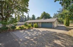 240 BARKER AVE, Oregon City, OR 97045