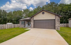 44 Birchwood Dr, Ward, AR 72176