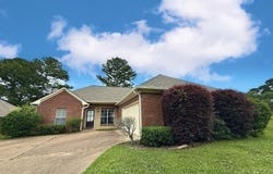 302 Bedford Court, Brandon, MS 39047
