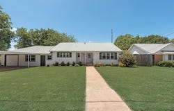 409 S Carter Street, Whitewright, TX 75491