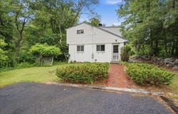 40 Maple St, Holliston, MA 01746
