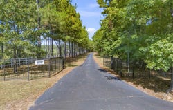 919 County Road 4672, Atlanta, TX 75551