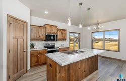 521 S Big Stone Ave, Sioux Falls, SD 57106
