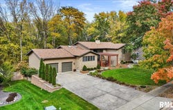 3805 West Bluffs Road, Springfield, IL 62711