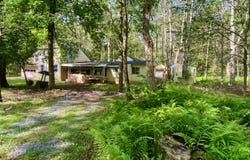 20 Yellow Feather Path, Gouldsboro, PA 18424