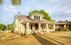 928 N Wood Ave, Florence, AL 35630
