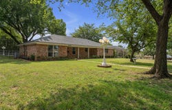500 Curtis Road, Burleson, TX 76028