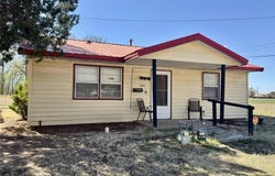 1311 N Dakota Avenue, Mangum, OK 73554