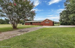 293 Old Chinquapin Road, Beulaville, NC 28518