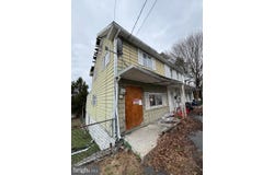 6 W WALNUT Street, MIDDLEPORT, PA 17953