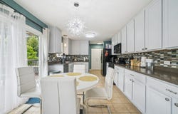 560 Canterbury Lane, Pingree Grove, IL 60140