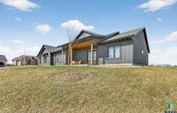 2400 N Reichelt Cir, Tea, SD 57064