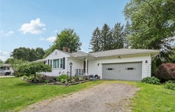 845 N Lake Street, Madison, OH 44057