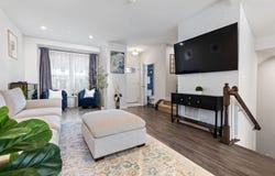 63 Nicholas Drive W, Des Plaines, IL 60016