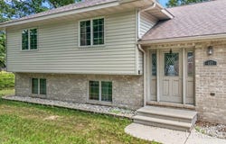 427 27TH STREET, GLADSTONE, MI 49837