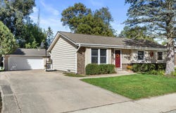 2104 Garland Ave, Waukesha, WI 53188