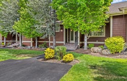 1277 Highland View Loop, Redmond, OR 97756
