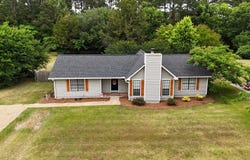 249 Longwood Dr., Thomasville, GA 31757
