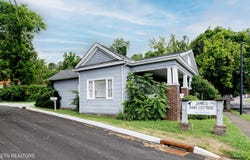 400 N Main St, Clinton, TN 37716