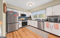 25 YORKTOWN Court, BLUE BELL, PA 19422