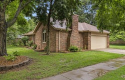 4027 W Woodland Street, Springfield, MO 65807