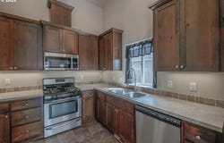 182 E JOY ST, Lebanon, OR 97355