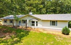 8100 Oakview Drive, Hensley, AR 72065