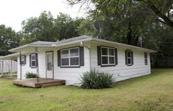 213 S Poplar St, Douglass, KS 67039