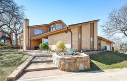 104 Oak Hollow Court S, Azle, TX 76020