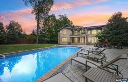 17 Jefferson Avenue, Cresskill, NJ 07626